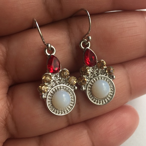 Earrings - Picture 3 of 3